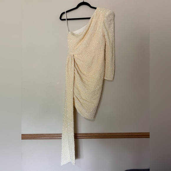 ASOS LUXE one shoulder asymmetric draped mini dress in yellow sequin - Picture 6 of 14